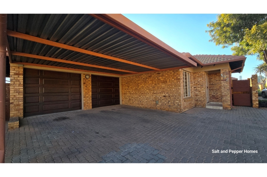 2 Bedroom Property for Sale in Sinoville Gauteng