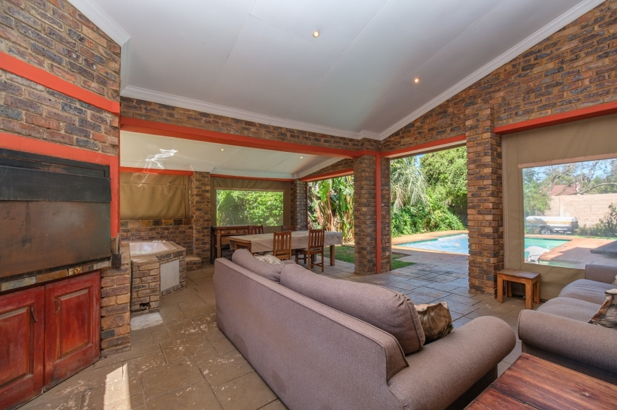 4 Bedroom Property for Sale in Allens Nek Gauteng