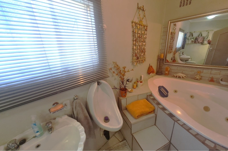 3 Bedroom Property for Sale in Reefhaven Gauteng