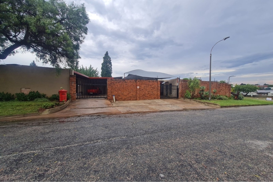 3 Bedroom Property for Sale in Reefhaven Gauteng