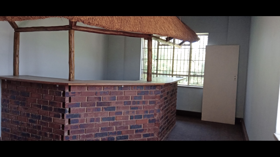 To Let commercial Property for Rent in Benrose Gauteng