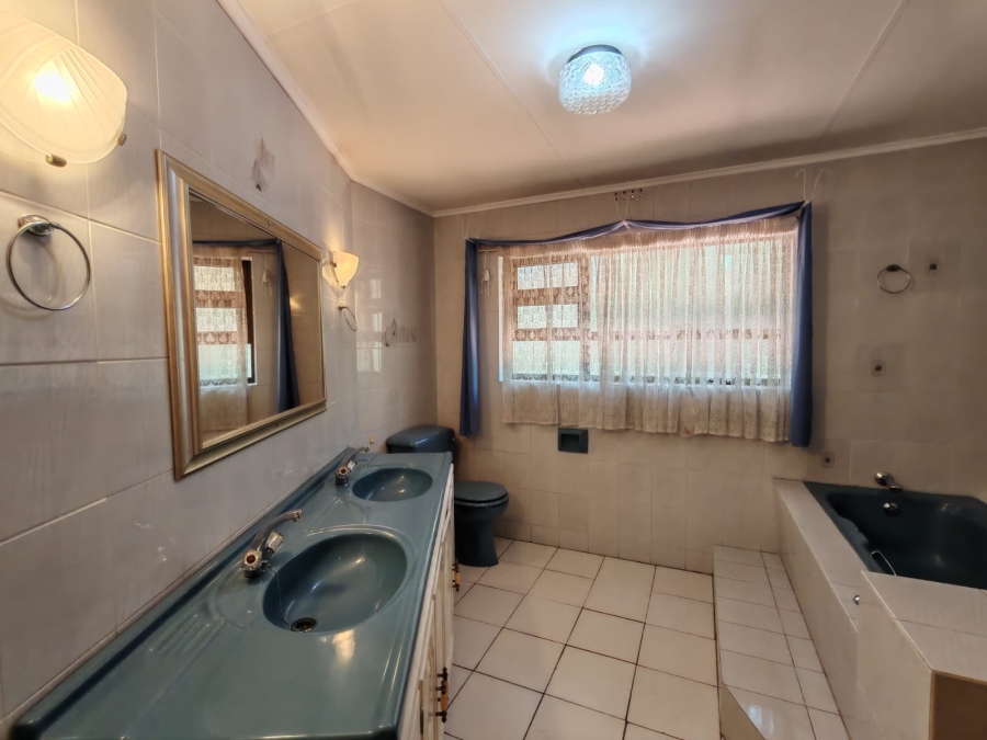 4 Bedroom Property for Sale in Three Rivers East Gauteng