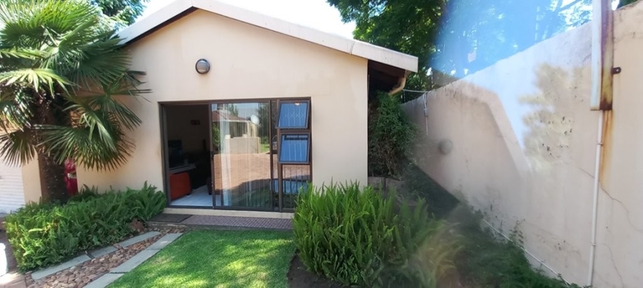 To Let 1 Bedroom Property for Rent in Ferndale Gauteng