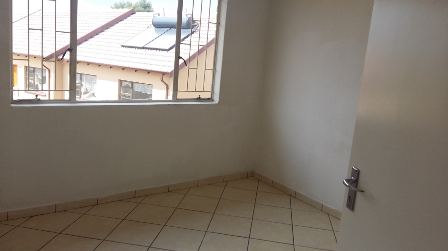 To Let 3 Bedroom Property for Rent in Terenure Gauteng