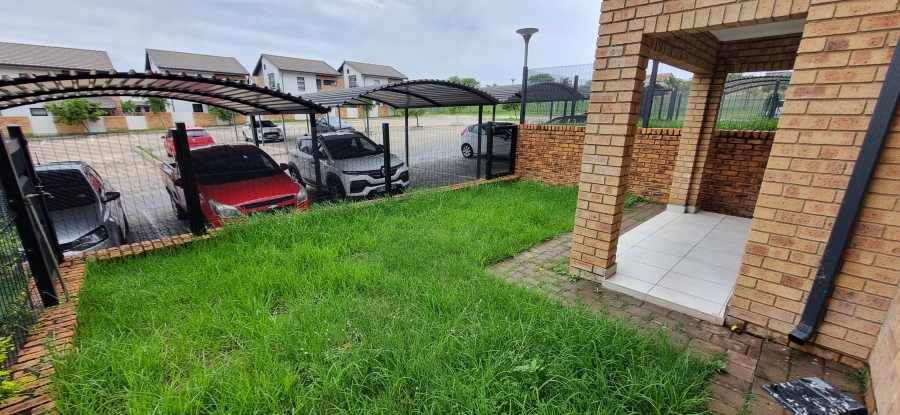 2 Bedroom Property for Sale in Amberfield Gauteng