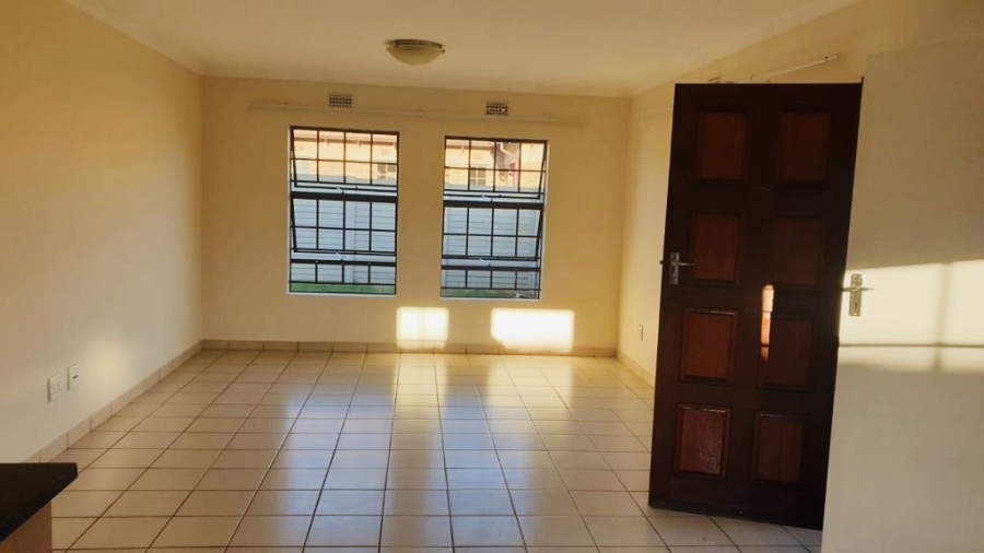 To Let 3 Bedroom Property for Rent in Clayville Gauteng