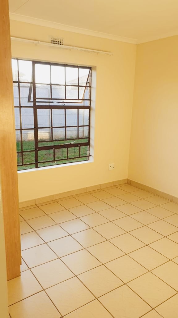 To Let 3 Bedroom Property for Rent in Clayville Gauteng