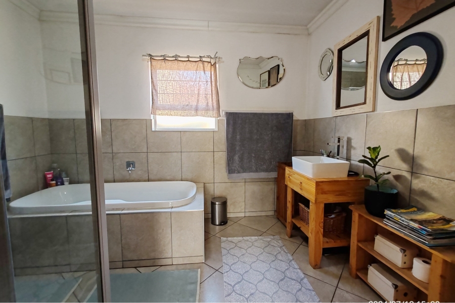 4 Bedroom Property for Sale in Vanderbijlpark SE 8 Gauteng