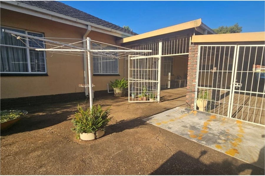 4 Bedroom Property for Sale in Wierda Park Gauteng