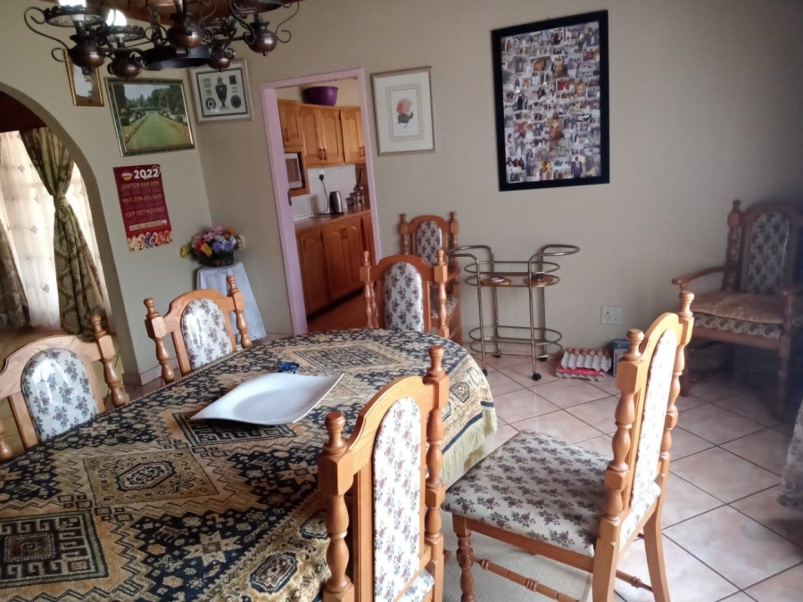 5 Bedroom Property for Sale in Annlin Gauteng