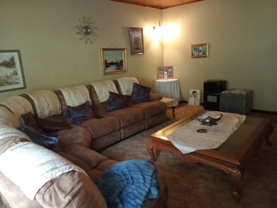 5 Bedroom Property for Sale in Annlin Gauteng
