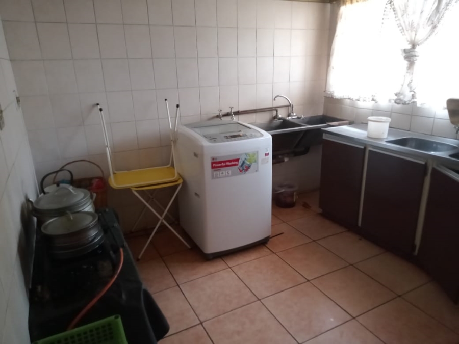 5 Bedroom Property for Sale in Annlin Gauteng