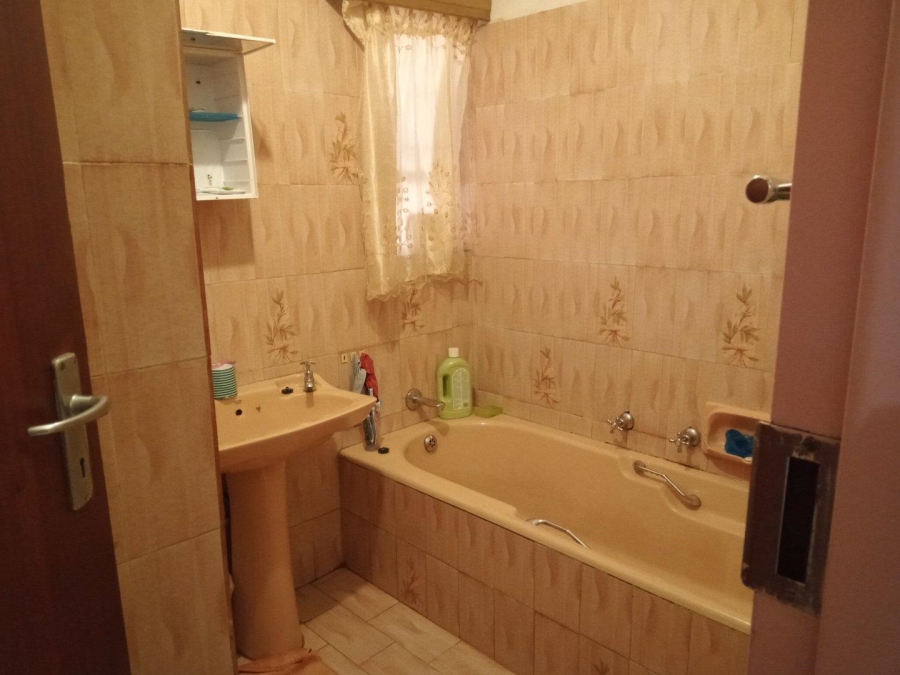 5 Bedroom Property for Sale in Annlin Gauteng