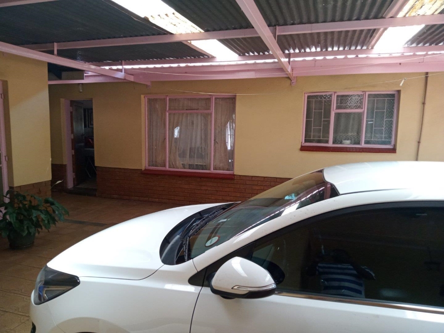 5 Bedroom Property for Sale in Annlin Gauteng