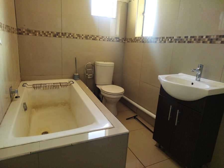 To Let 3 Bedroom Property for Rent in Kwaggasrand Gauteng