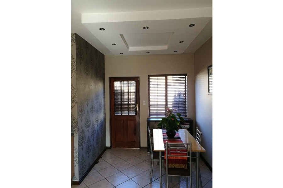 2 Bedroom Property for Sale in Carlswald Gauteng