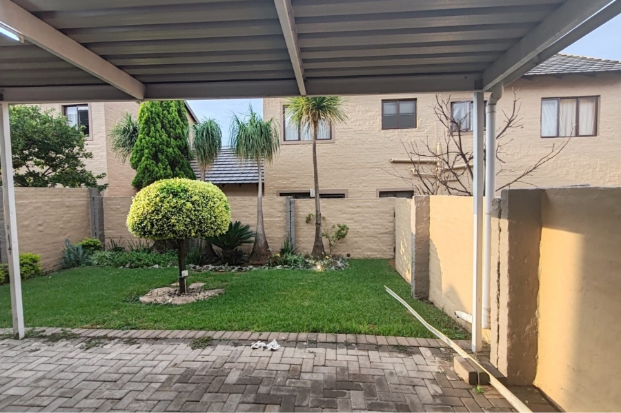 2 Bedroom Property for Sale in Carlswald Gauteng