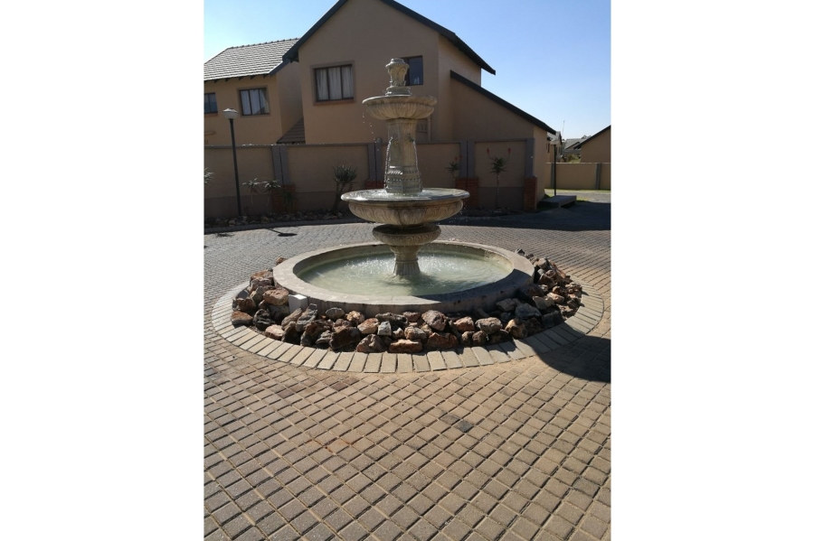 2 Bedroom Property for Sale in Carlswald Gauteng