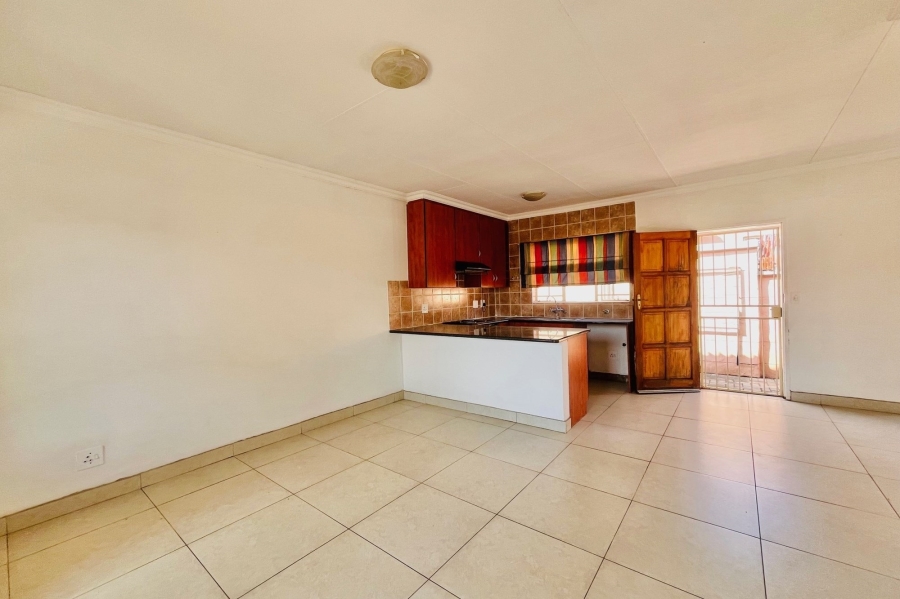 2 Bedroom Property for Sale in Faerie Glen Gauteng