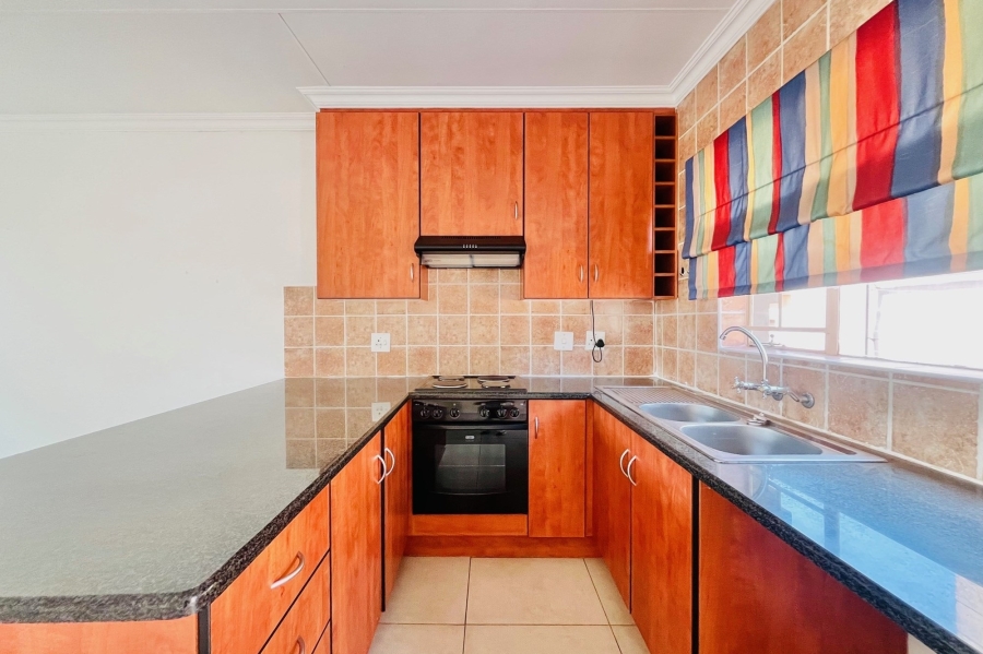 2 Bedroom Property for Sale in Faerie Glen Gauteng