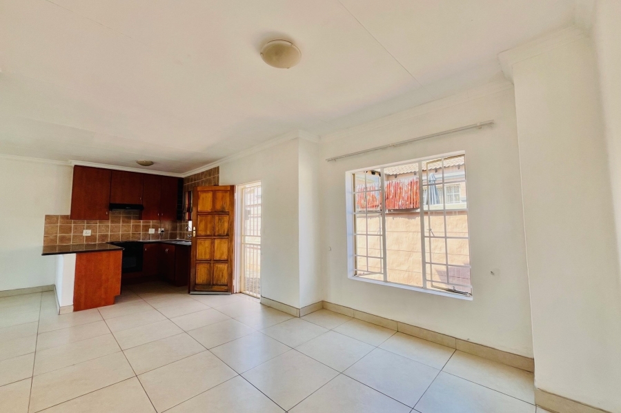 2 Bedroom Property for Sale in Faerie Glen Gauteng