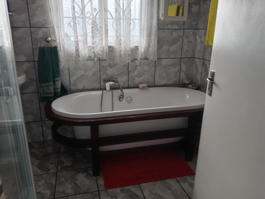 4 Bedroom Property for Sale in Miravaal Gauteng