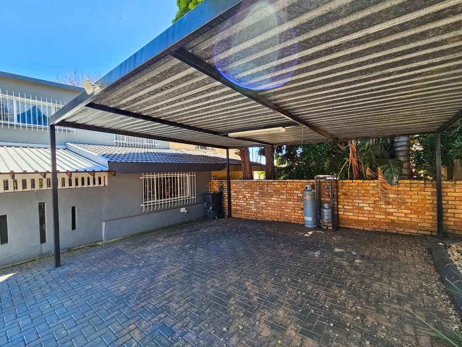 3 Bedroom Property for Sale in Garsfontein Gauteng