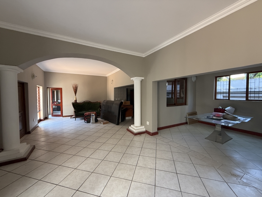 To Let 4 Bedroom Property for Rent in Ruimsig Country Estate Gauteng