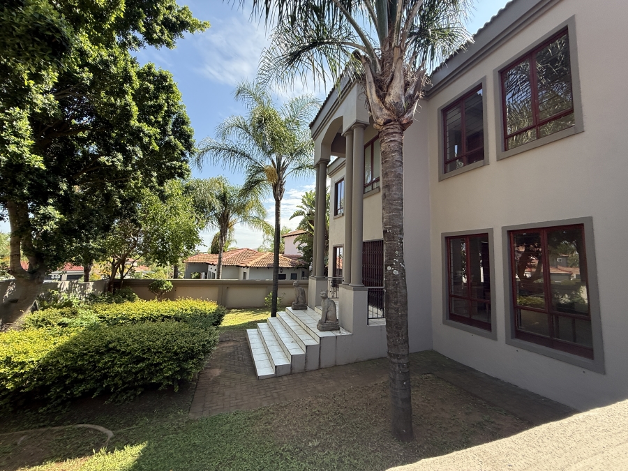 To Let 4 Bedroom Property for Rent in Ruimsig Country Estate Gauteng