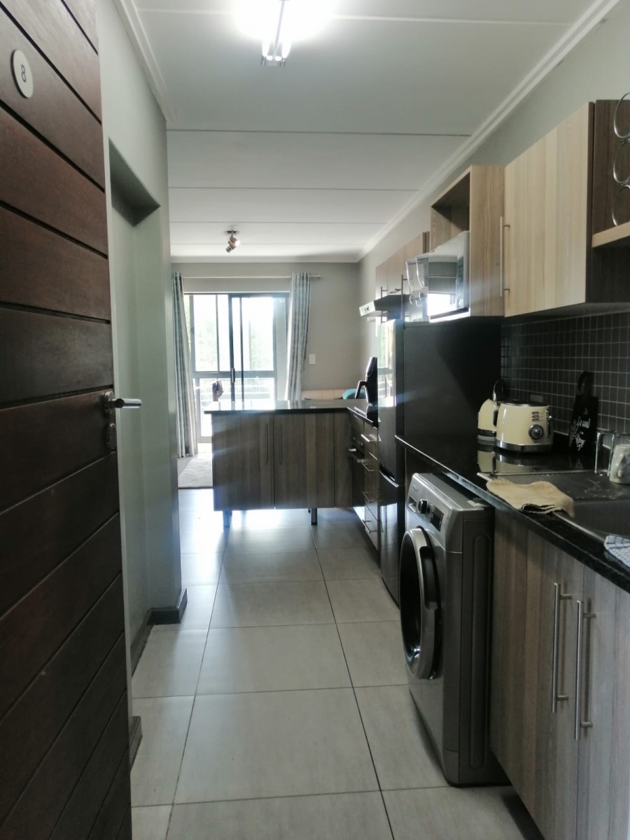 2 Bedroom Property for Sale in Sebenza Gauteng