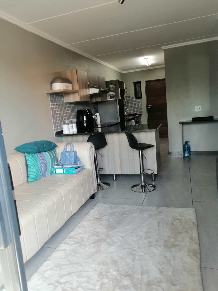 2 Bedroom Property for Sale in Sebenza Gauteng