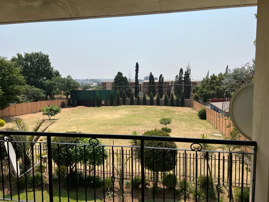To Let 2 Bedroom Property for Rent in Parkhill Gardens Gauteng