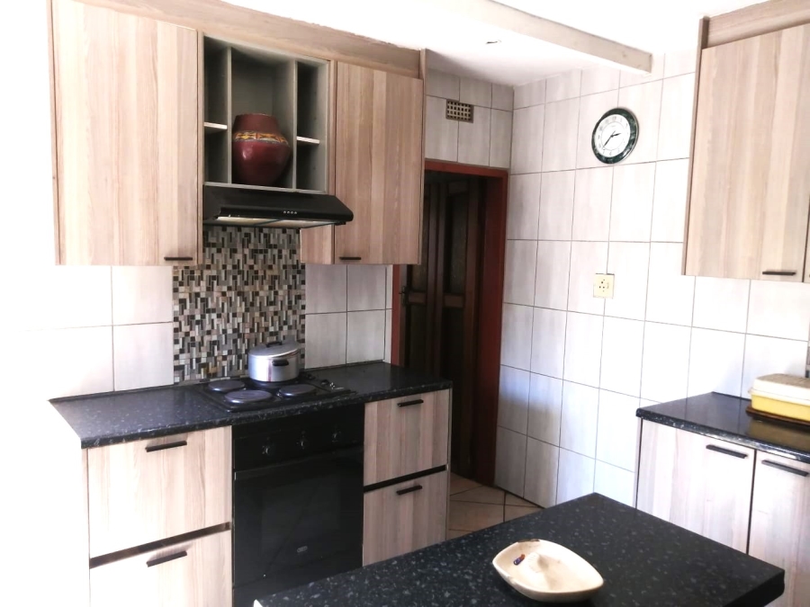 4 Bedroom Property for Sale in Ramakonopi East Gauteng