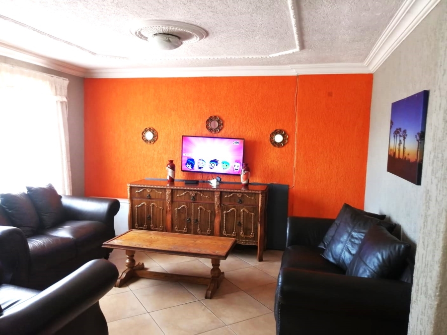 4 Bedroom Property for Sale in Ramakonopi East Gauteng