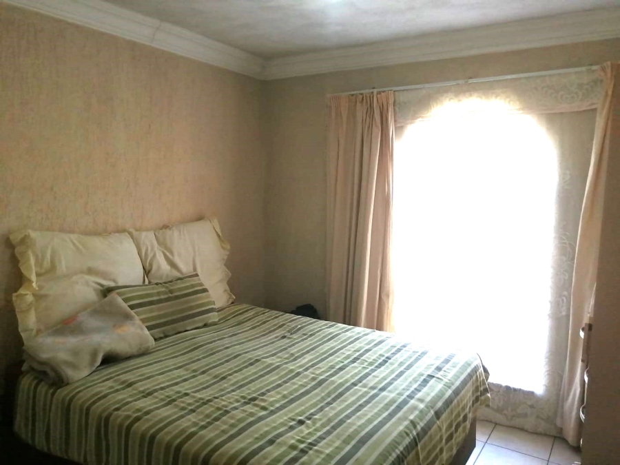 4 Bedroom Property for Sale in Ramakonopi East Gauteng