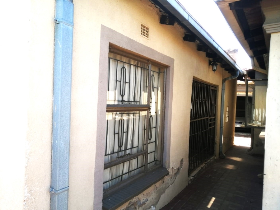 4 Bedroom Property for Sale in Ramakonopi East Gauteng