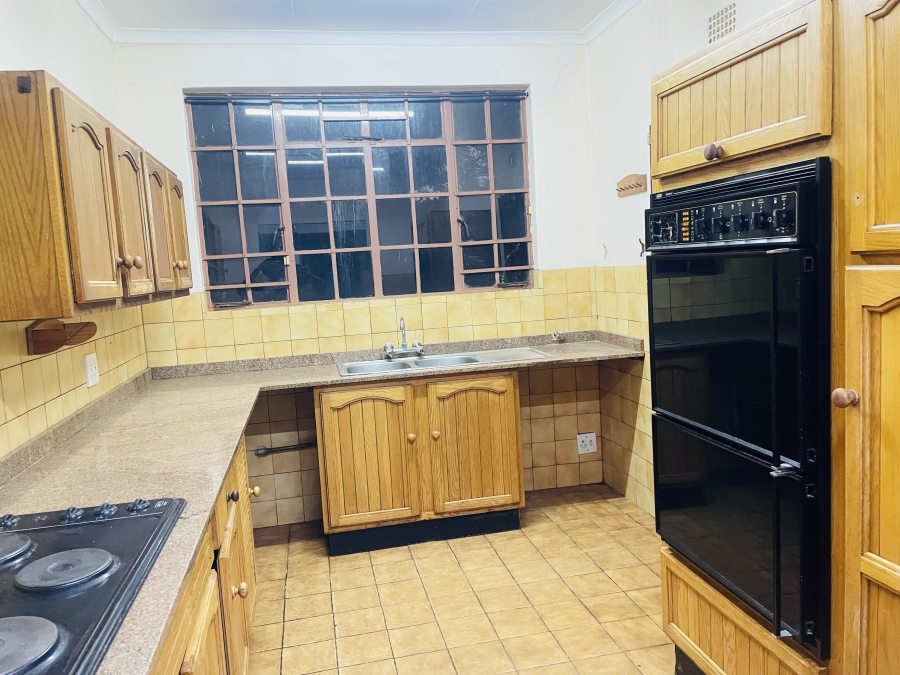 To Let 3 Bedroom Property for Rent in Glen Austin Gauteng