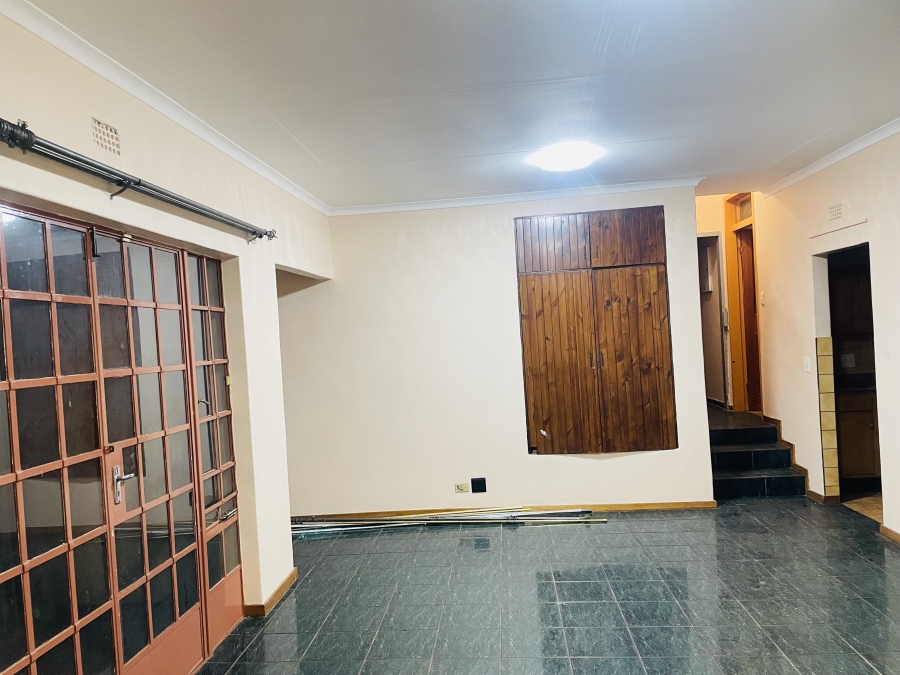 To Let 3 Bedroom Property for Rent in Glen Austin Gauteng