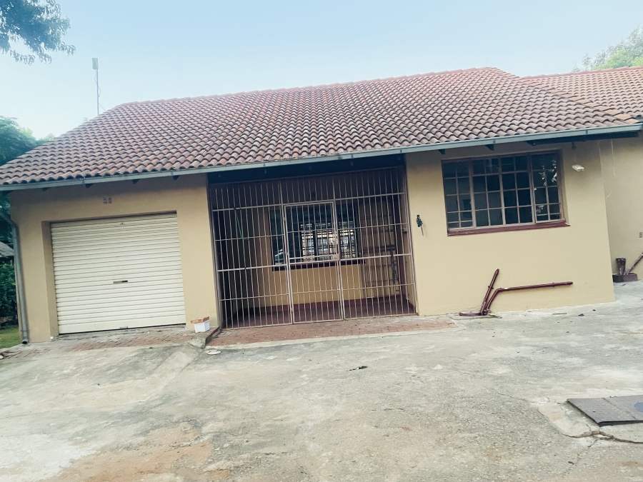 To Let 3 Bedroom Property for Rent in Glen Austin Gauteng