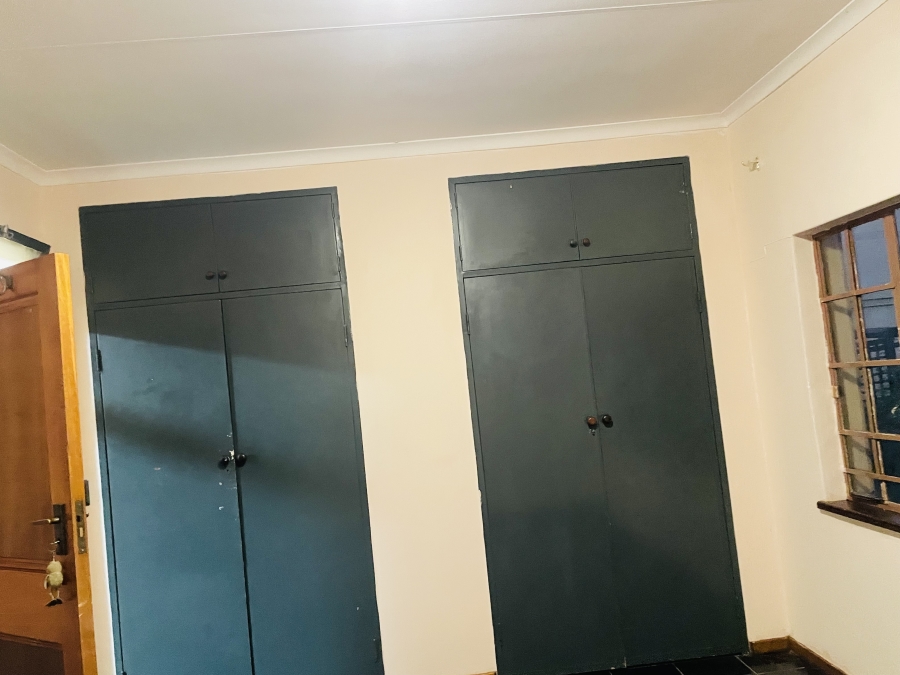 To Let 3 Bedroom Property for Rent in Glen Austin Gauteng