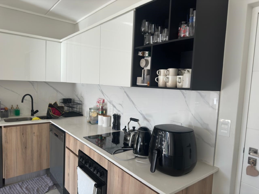 2 Bedroom Property for Sale in Waterfall Gauteng