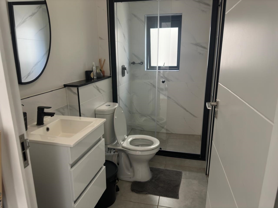 2 Bedroom Property for Sale in Waterfall Gauteng