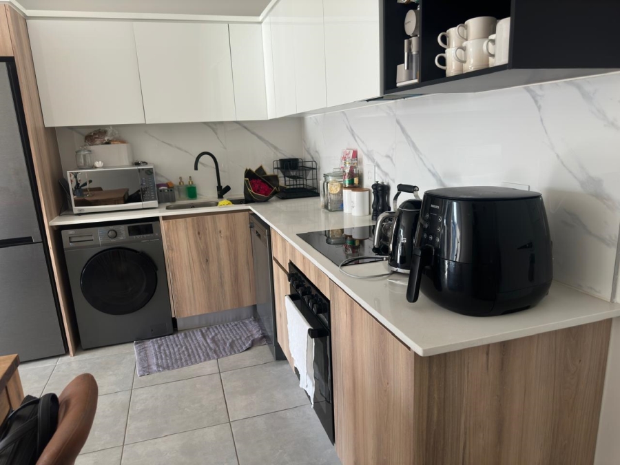 To Let 2 Bedroom Property for Rent in Waterfall Gauteng