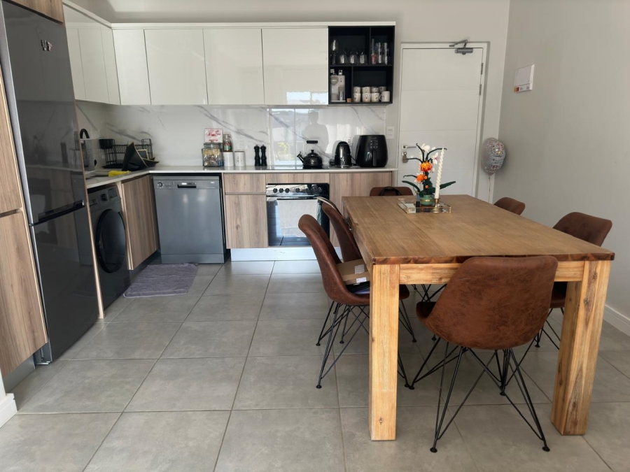 To Let 2 Bedroom Property for Rent in Waterfall Gauteng