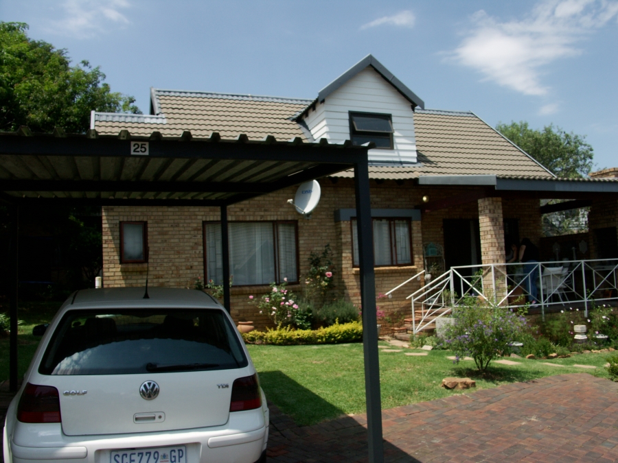 3 Bedroom Property for Sale in Noordheuwel Gauteng