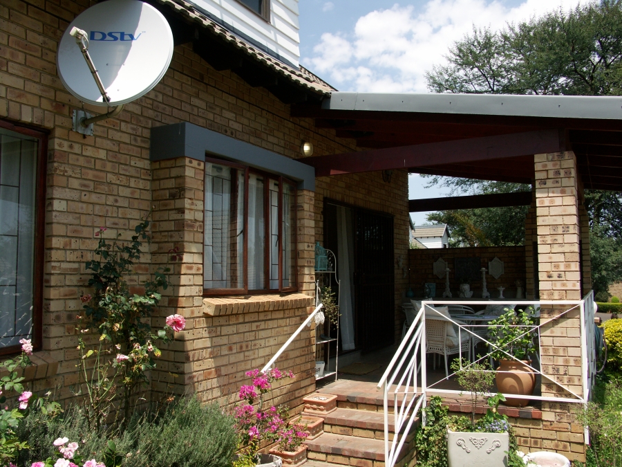 3 Bedroom Property for Sale in Noordheuwel Gauteng