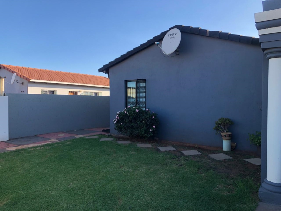 3 Bedroom Property for Sale in Roodekop Gauteng