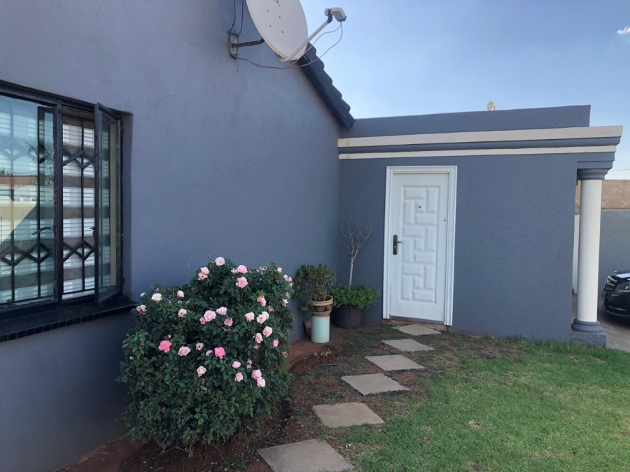 3 Bedroom Property for Sale in Roodekop Gauteng