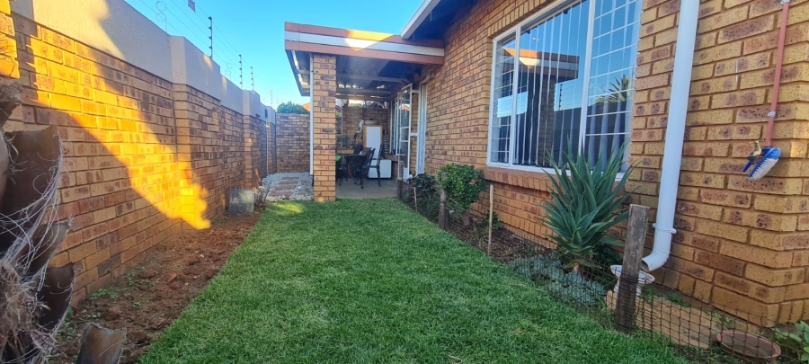 2 Bedroom Property for Sale in Witfield Gauteng