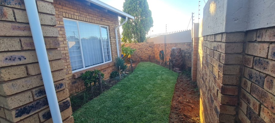 2 Bedroom Property for Sale in Witfield Gauteng